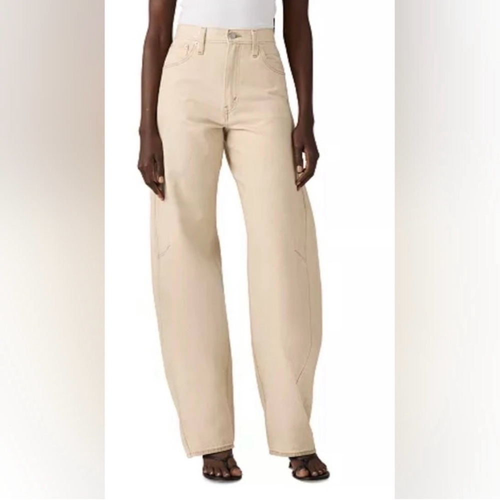 Levi’s Cinched Barrel Jeans